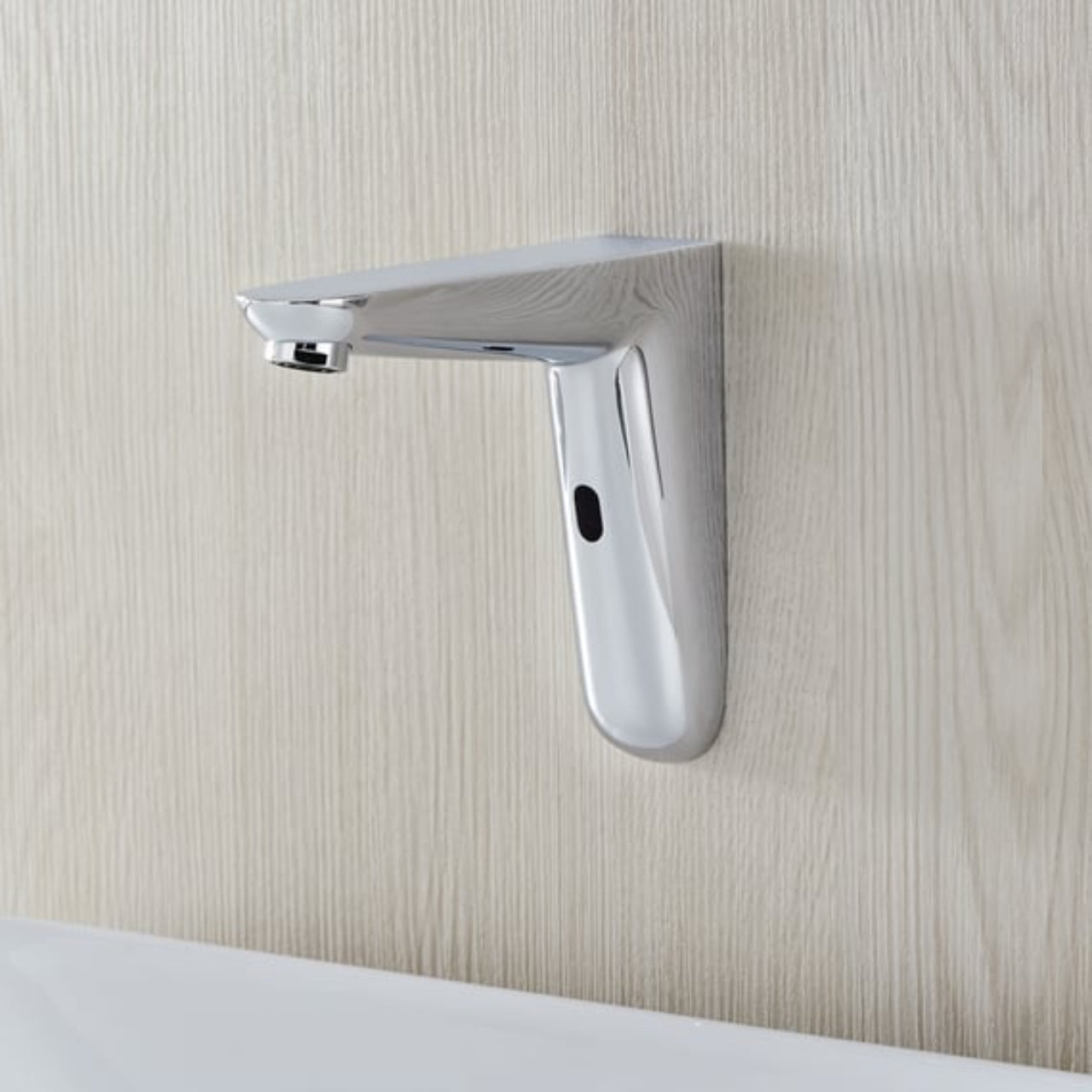 Grifería de pared con sensor Euroeco Cosmopolitan